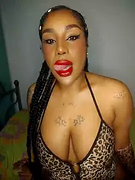 Snapshot of Queen_Amara chatting on 04/17/26, 03:53 Queen Amara online show from 04/17/26, 03:53