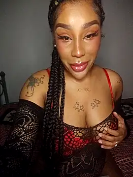 Snapshot of Queen_Amara chatting on 04/19/26, 04:12 Queen Amara online show from 04/19/26, 04:12