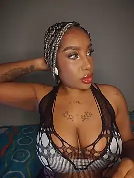 Snapshot of Queen_Amara chatting on 06/07/26, 04:38 Queen Amara online show from 06/07/26, 04:38