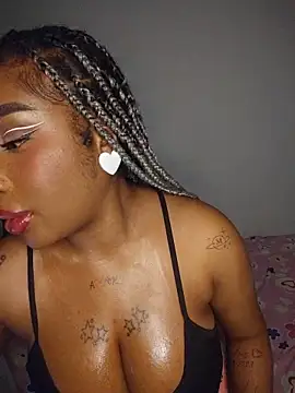 Queen Amara online show from 07/01/26, 03:52