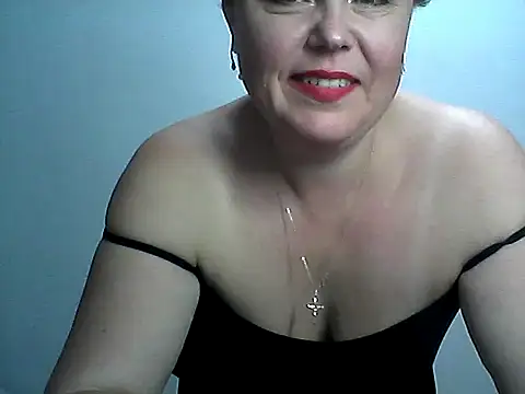 Snapshot of EllaLove2277 chatting on 11/06/25, 05:36 EllaLove2277 online show from 11/06/25, 05:36