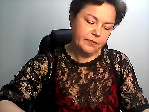 Snapshot of EllaLove2277 chatting on 11/11/25, 04:23 EllaLove2277 online show from 11/11/25, 04:23