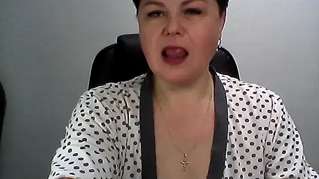 Snapshot of EllaLove2277 chatting on 11/28/25, 01:47 EllaLove2277 online show from 11/28/25, 01:47