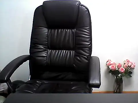 Snapshot of EllaLove2277 chatting on 12/01/25, 11:26 EllaLove2277 online show from 12/01/25, 11:26