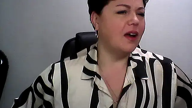 Snapshot of EllaLove2277 chatting on 12/03/25, 05:37 EllaLove2277 online show from 12/03/25, 05:37