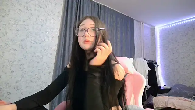 KeicyKlark online show from 09/18/25, 06:21