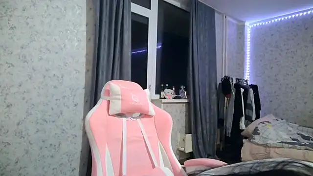 KeicyKlark online show from 10/02/25, 06:04