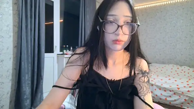 KeicyKlark online show from 10/29/25, 06:09