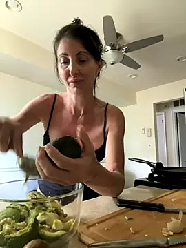Snapshot of NurseStephania chatting on 09/18/25, 03:47 NurseStephania online show from 09/18/25, 03:47