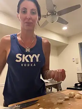 Snapshot of NurseStephania chatting on 09/22/25, 12:34 NurseStephania online show from 09/22/25, 12:34
