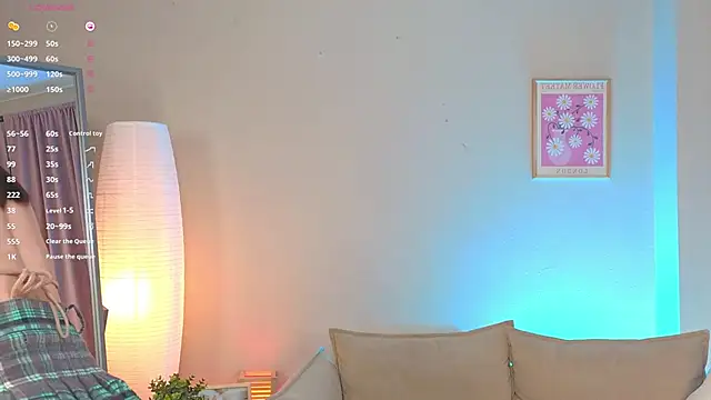 Snapshot of OliviaKis_ chatting on 11/22/25, 07:18 OliviaKis online show from 11/22/25, 07:18