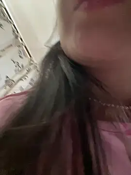 Snapshot of amberbakee chatting on 10/30/25, 01:34 amberbakee online show from 10/30/25, 01:34