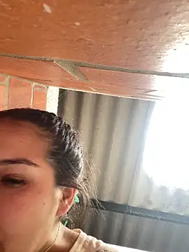 Snapshot of amberbakee chatting on 12/16/25, 03:50 amberbakee online show from 12/16/25, 03:50