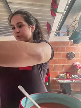 Snapshot of amberbakee chatting on 12/17/25, 03:18 amberbakee online show from 12/17/25, 03:18