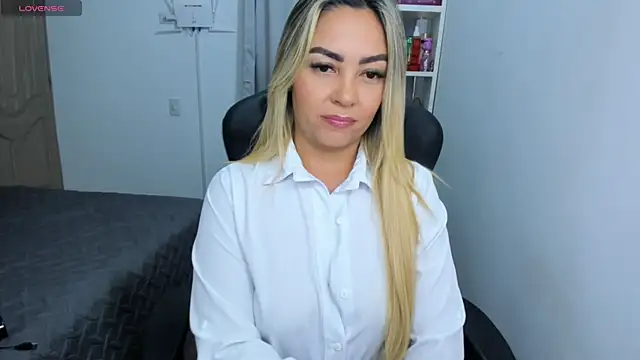 Snapshot of NicolPorto chatting on 09/16/25, 11:55 NicolPorto online show from 09/16/25, 11:55