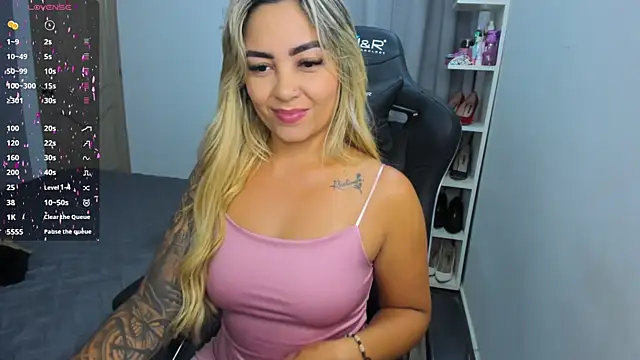 Snapshot of NicolPorto chatting on 09/21/25, 09:44 NicolPorto online show from 09/21/25, 09:44