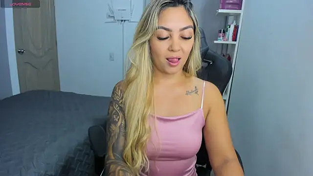 Snapshot of NicolPorto chatting on 09/29/25, 11:26 NicolPorto online show from 09/29/25, 11:26