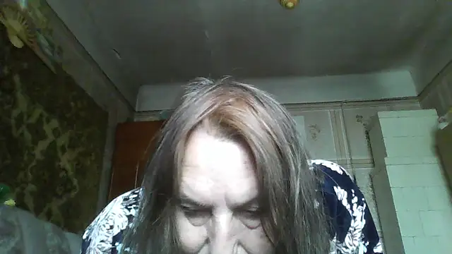 Snapshot of AnnaLive570 chatting on 10/03/25, 10:12 AnnaLive570 online show from 10/03/25, 10:12