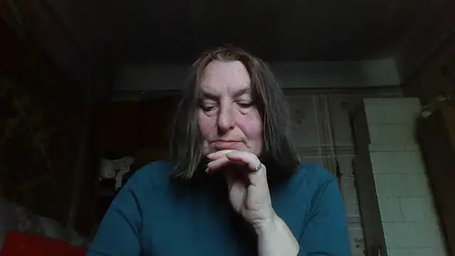 Snapshot of AnnaLive570 chatting on 10/05/25, 11:19 AnnaLive570 online show from 10/05/25, 11:19