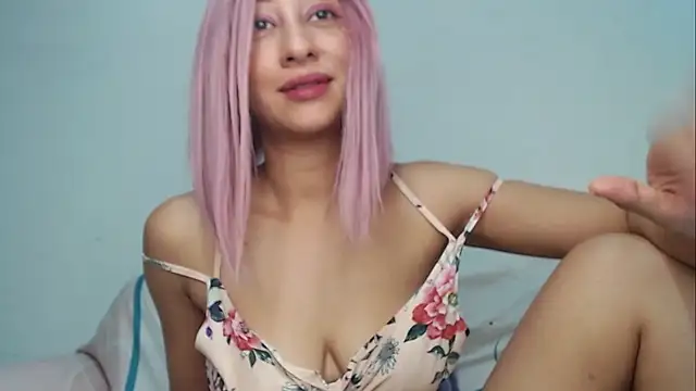 Snapshot of MoonScarlett chatting on 10/16/25, 04:41 MoonScarlett online show from 10/16/25, 04:41