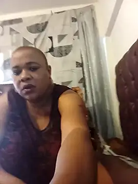 Snapshot of BUSTY_QUEEEN chatting on 09/15/25, 11:10 BUSTY QUEEEN online show from 09/15/25, 11:10