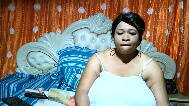 Snapshot of BUSTY_QUEEEN chatting on 10/01/25, 10:38 BUSTY QUEEEN online show from 10/01/25, 10:38