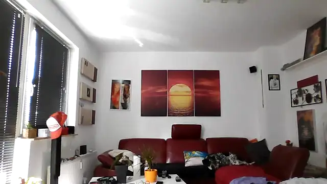 Snapshot of hellgirl1980 chatting on 09/27/25, 11:48 hellgirl1980 online show from 09/27/25, 11:48