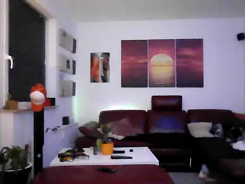 Snapshot of hellgirl1980 chatting on 10/01/25, 09:21 hellgirl1980 online show from 10/01/25, 09:21