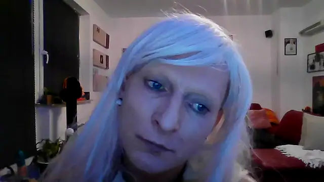 Snapshot of hellgirl1980 chatting on 10/04/25, 09:46 hellgirl1980 online show from 10/04/25, 09:46