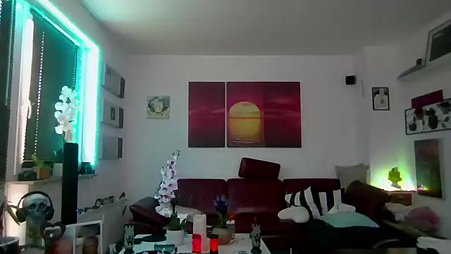 Snapshot of hellgirl1980 chatting on 11/20/25, 11:10 hellgirl1980 online show from 11/20/25, 11:10