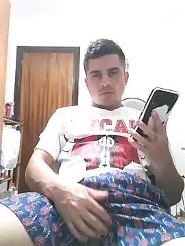 Snapshot of Andr3s69xxx chatting on 09/22/25, 07:05 Andr3s69xxx online show from 09/22/25, 07:05