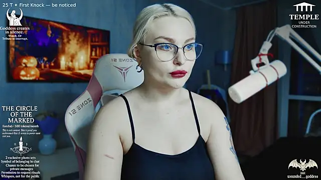 Snapshot of Wounded_Goddess_ chatting on 11/03/25, 02:51 Wounded Goddess online show from 11/03/25, 02:51