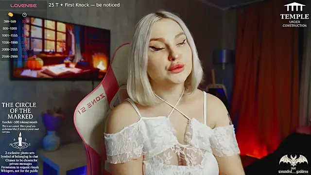 Snapshot of Wounded_Goddess_ chatting on 11/09/25, 03:21 Wounded Goddess online show from 11/09/25, 03:21