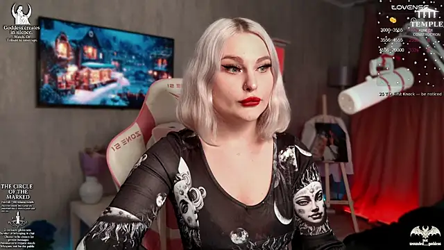 Snapshot of Wounded_Goddess_ chatting on 11/19/25, 06:35 Wounded Goddess online show from 11/19/25, 06:35