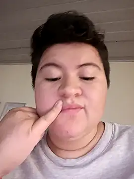 Noha Whiitee online show from 12/04/25, 10:29