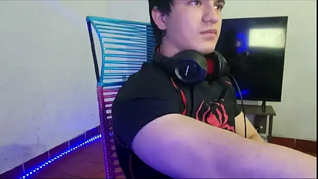 ErickWalton online show from 10/26/25, 02:39