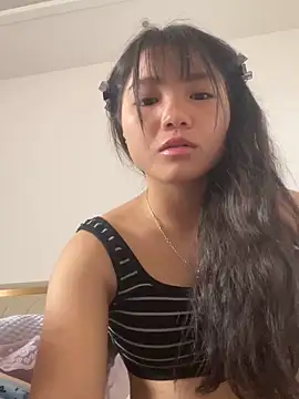 Snapshot of Emlyly-18 chatting on 09/14/25, 02:54 Emlyly-18 online show from 09/14/25, 02:54