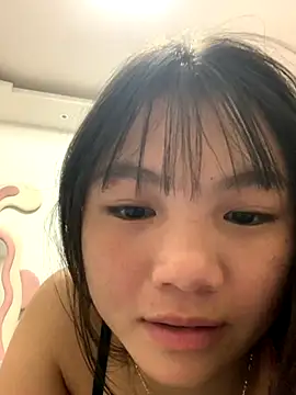 Snapshot of Emlyly-18 chatting on 09/16/25, 02:56 Emlyly-18 online show from 09/16/25, 02:56