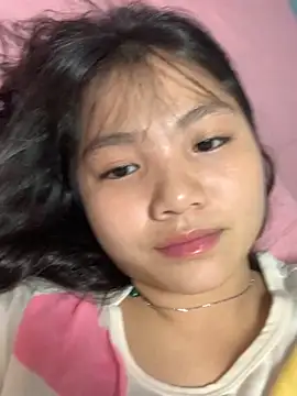 Snapshot of Emlyly-18 chatting on 09/24/25, 11:13 Emlyly-18 online show from 09/24/25, 11:13