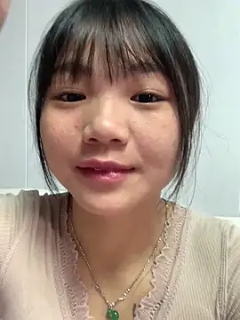 Snapshot of Emlyly-18 chatting on 11/01/25, 02:46 Emlyly-18 online show from 11/01/25, 02:46