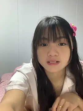 Snapshot of Emlyly-18 chatting on 11/06/25, 03:40 Emlyly-18 online show from 11/06/25, 03:40