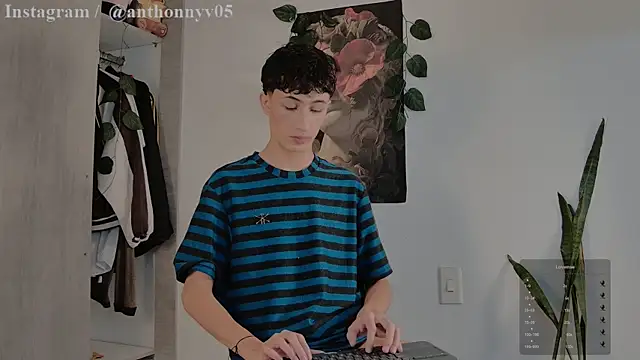anthonny 05 online show from 09/21/25, 11:45