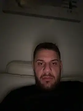 Snapshot of Fabiowe@xh chatting on 10/27/25, 01:09 Fabiowexh online show from 10/27/25, 01:09