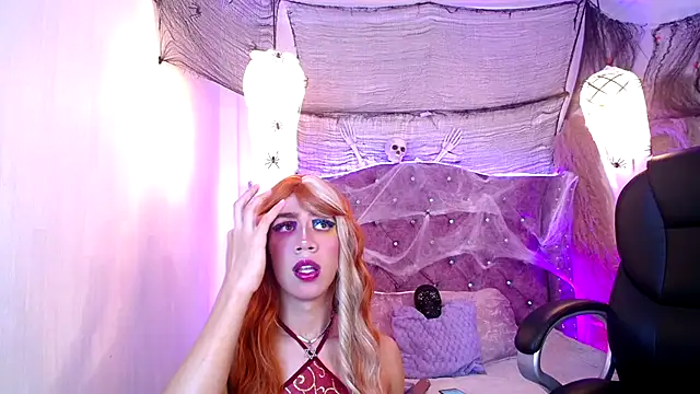 Snapshot of Eva_Walker_ chatting on 10/28/25, 10:56 Eva Walker  online show from 10/28/25, 10:56