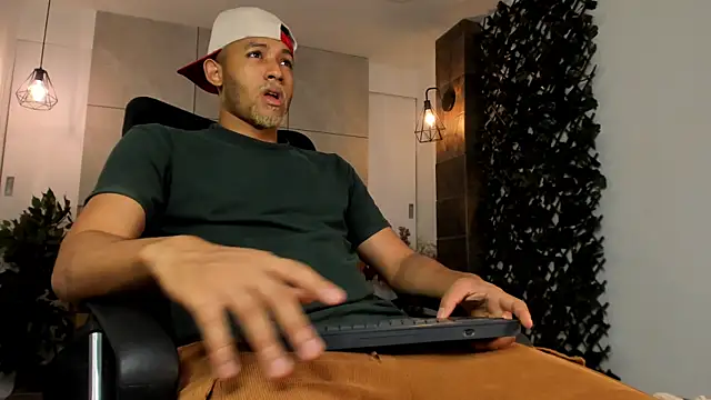 B Wild online show from 07/22/26, 04:04