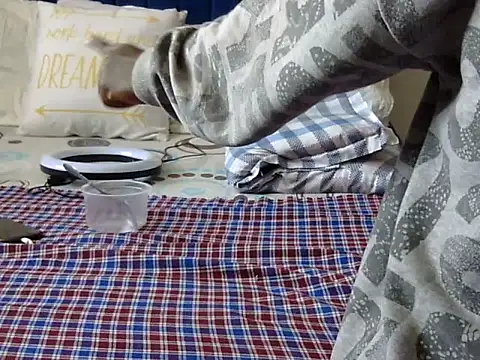 Snapshot of Playroom_queen chatting on 10/17/25, 09:12 Playroom queen online show from 10/17/25, 09:12