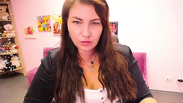 Livia Dazzling online show from 09/10/25, 06:35