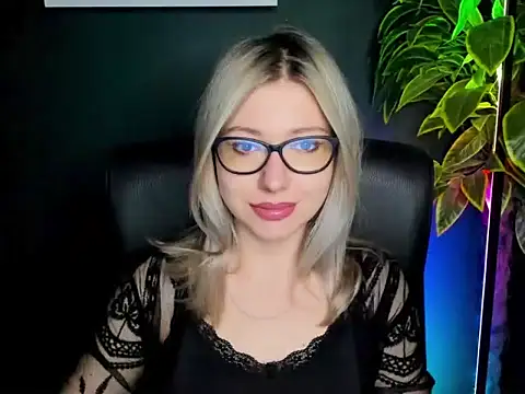 loveHeidi online show from 09/24/25, 04:27