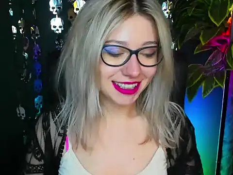 loveHeidi online show from 10/15/25, 04:45