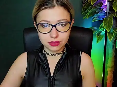 Snapshot of loveHeidi chatting on 12/04/25, 05:39 loveHeidi online show from 12/04/25, 05:39